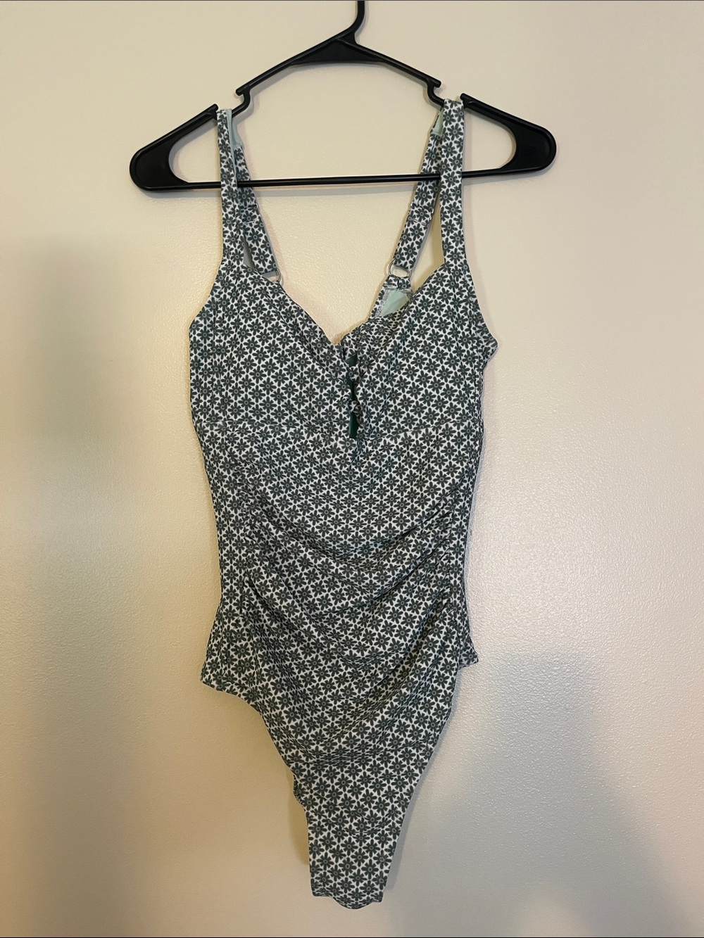 Cupshe green & White Geometric One-Piece Swimsuit